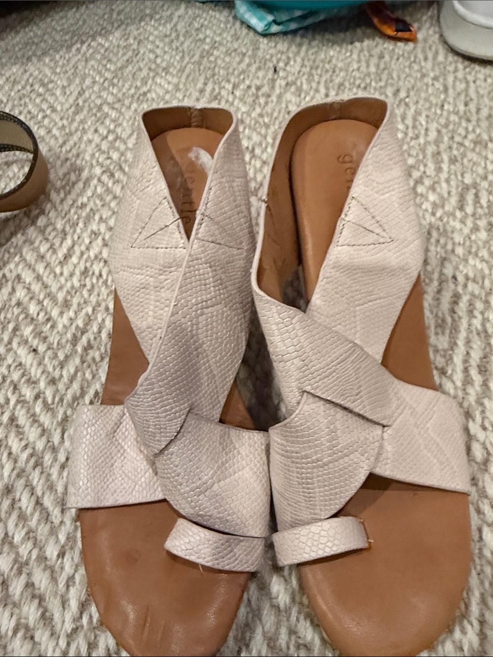 gentle souls Women's Crisscross Slide Sandals in Light Pink-Beige